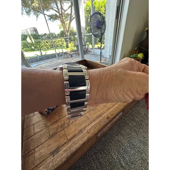 Brighton Silver Tone Black Link Watch Scroll Engraved Heart Tin Floral Box EUC - Picture 5 of 7